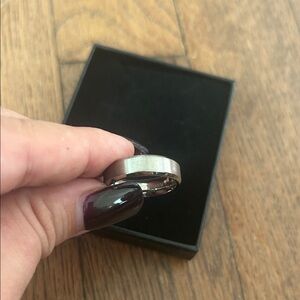Size 9 Titanium Silver Men's Ring